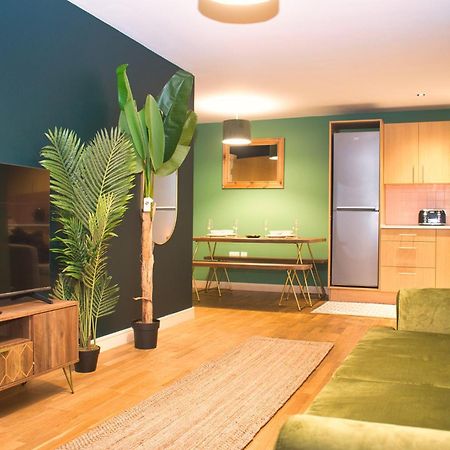 Spacious City Centre Apt - Free Parking - Ao Arena Mánchester Exterior foto